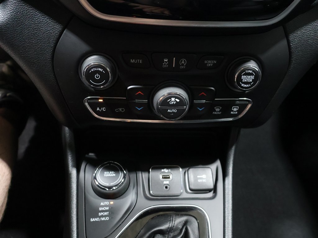 used 2022 Jeep Cherokee car, priced at $25,500