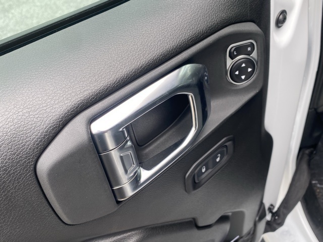 new 2025 Jeep Wrangler car, priced at $39,916