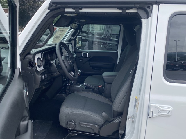 new 2025 Jeep Wrangler car, priced at $39,916