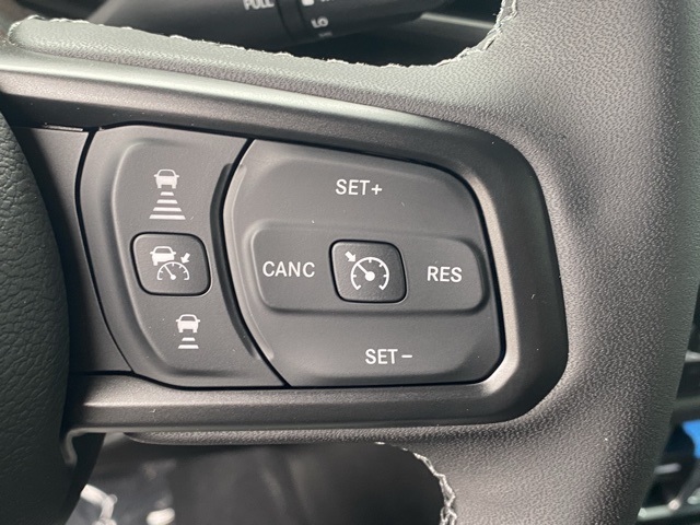 new 2025 Jeep Wrangler car, priced at $39,916