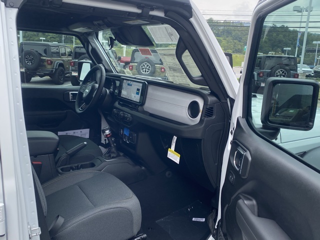new 2025 Jeep Wrangler car, priced at $39,916