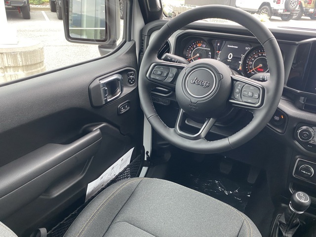 new 2025 Jeep Wrangler car, priced at $39,916