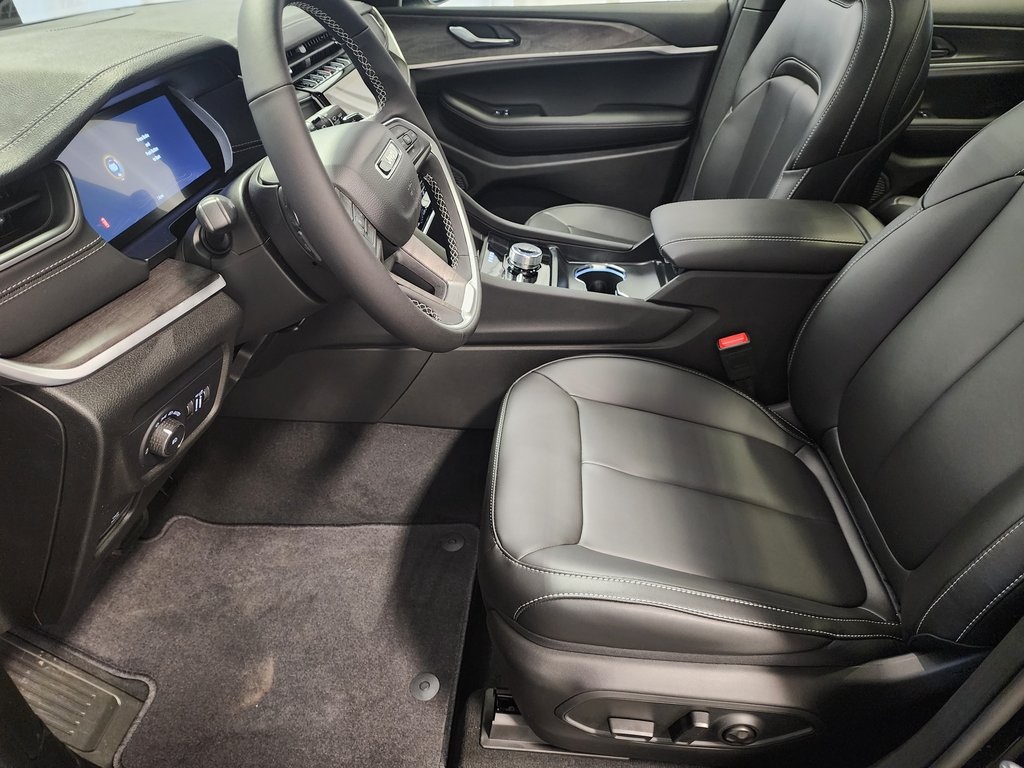new 2025 Jeep Grand Cherokee L car, priced at $47,784