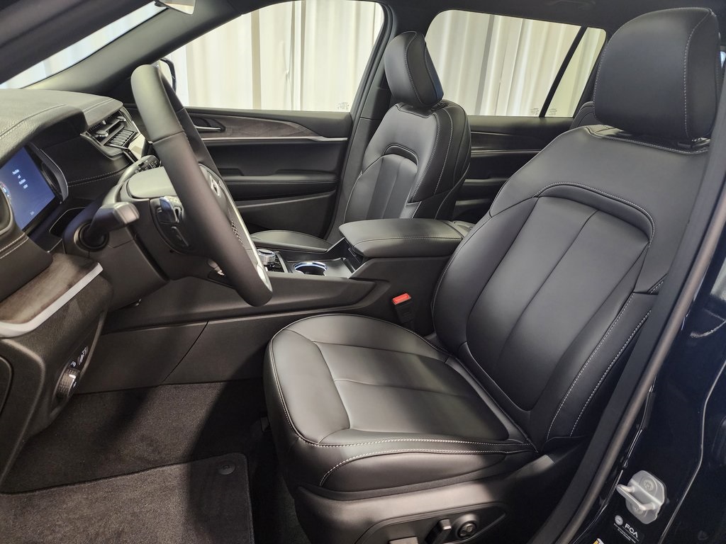 new 2025 Jeep Grand Cherokee L car, priced at $47,784