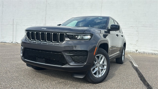 new 2025 Jeep Grand Cherokee car, priced at $43,735