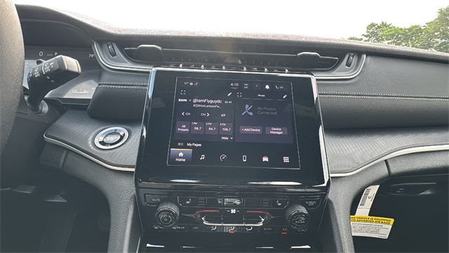new 2025 Jeep Grand Cherokee car, priced at $43,735
