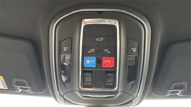 new 2025 Jeep Grand Cherokee car, priced at $43,735
