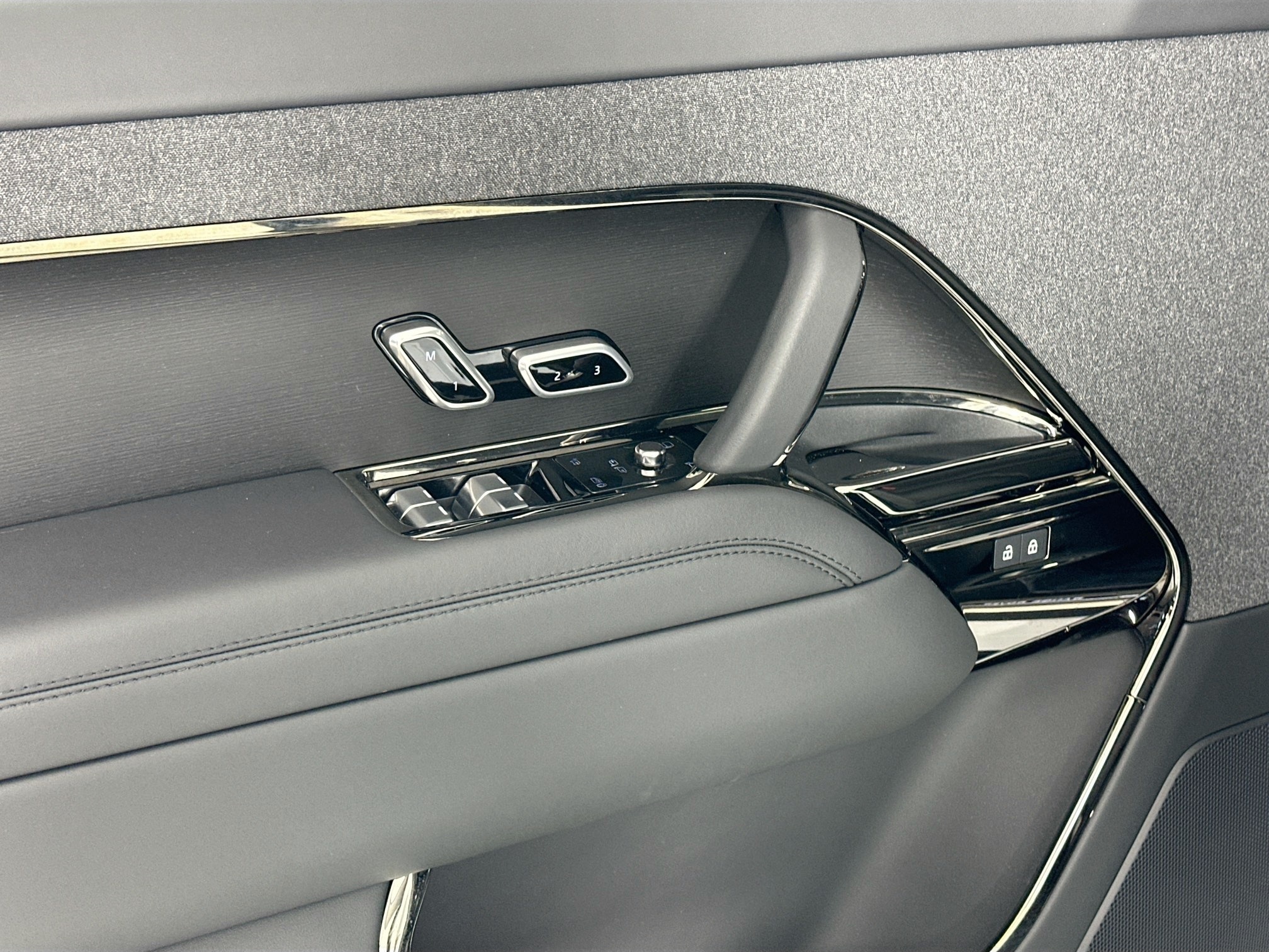 used 2023 Land Rover Range Rover Sport car, priced at $77,995