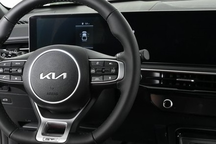new 2025 Kia K5 car, priced at $32,498