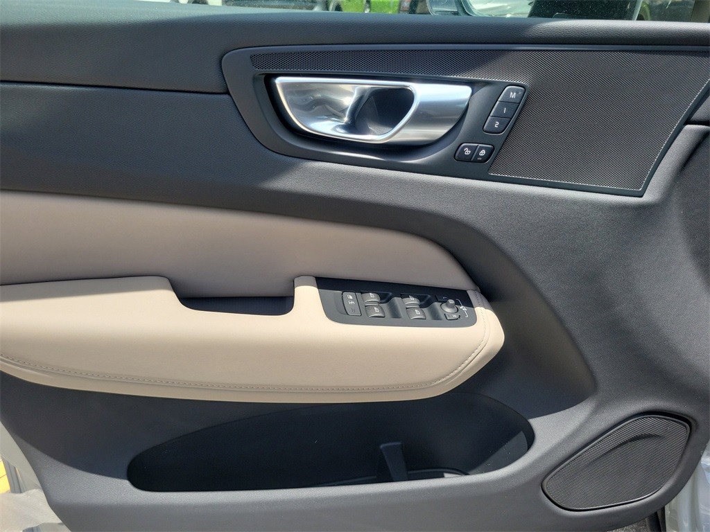 new 2026 Volvo XC60 car, priced at $54,235