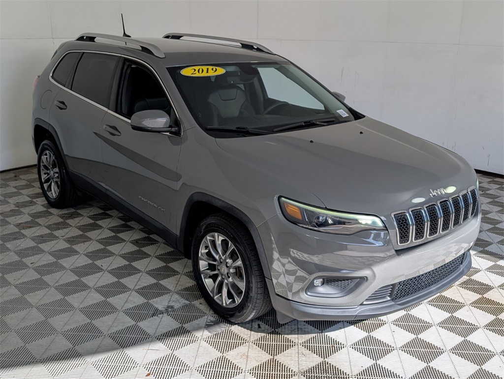 used 2019 Jeep Cherokee car, priced at $13,500