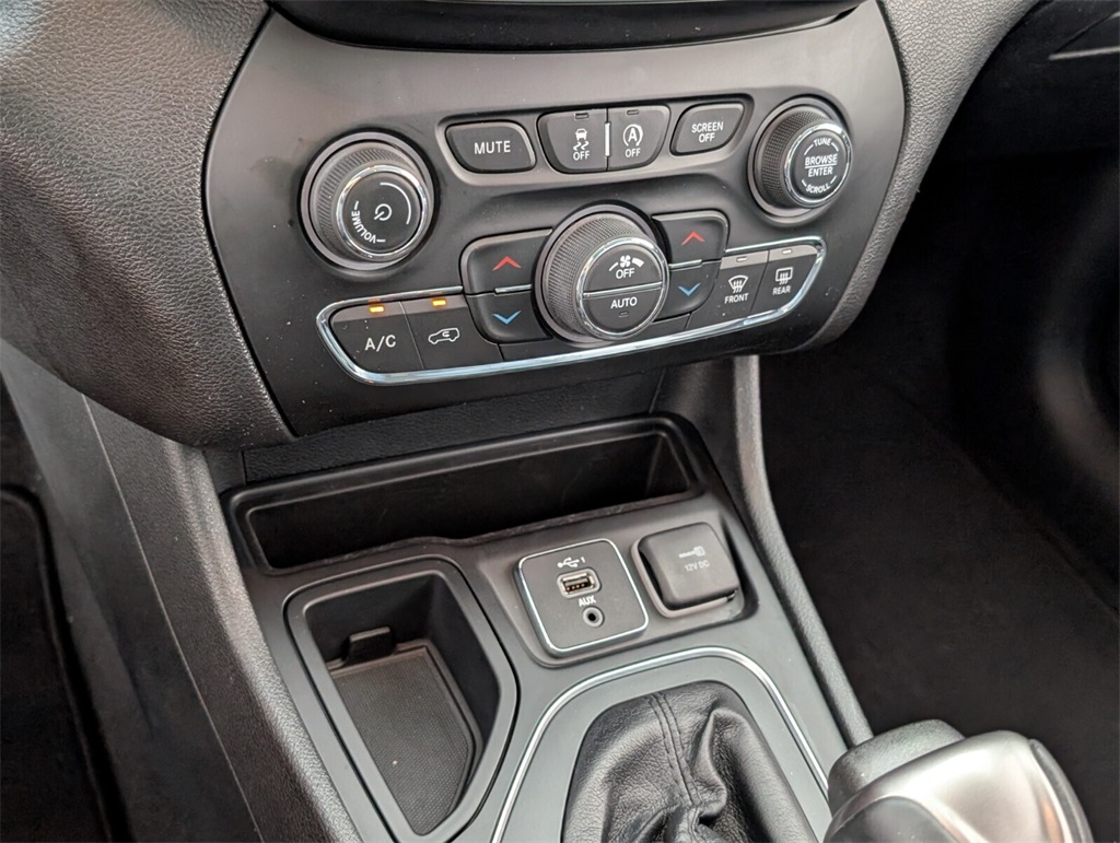 used 2019 Jeep Cherokee car, priced at $13,500
