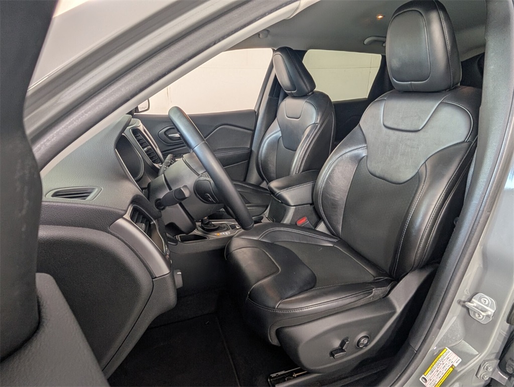 used 2019 Jeep Cherokee car, priced at $13,500