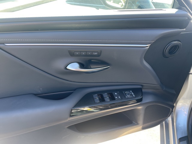new 2025 Lexus ES car, priced at $49,424