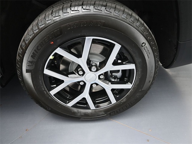 new 2025 Jeep Grand Cherokee L car, priced at $43,999