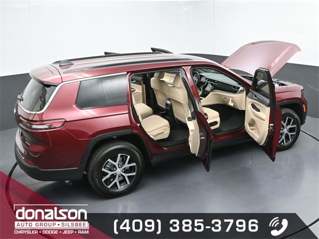 new 2025 Jeep Grand Cherokee L car, priced at $43,999