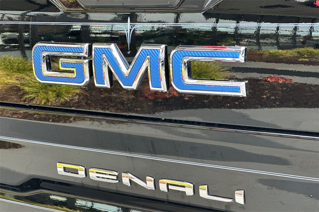 used 2023 GMC Sierra 1500 car, priced at $59,978