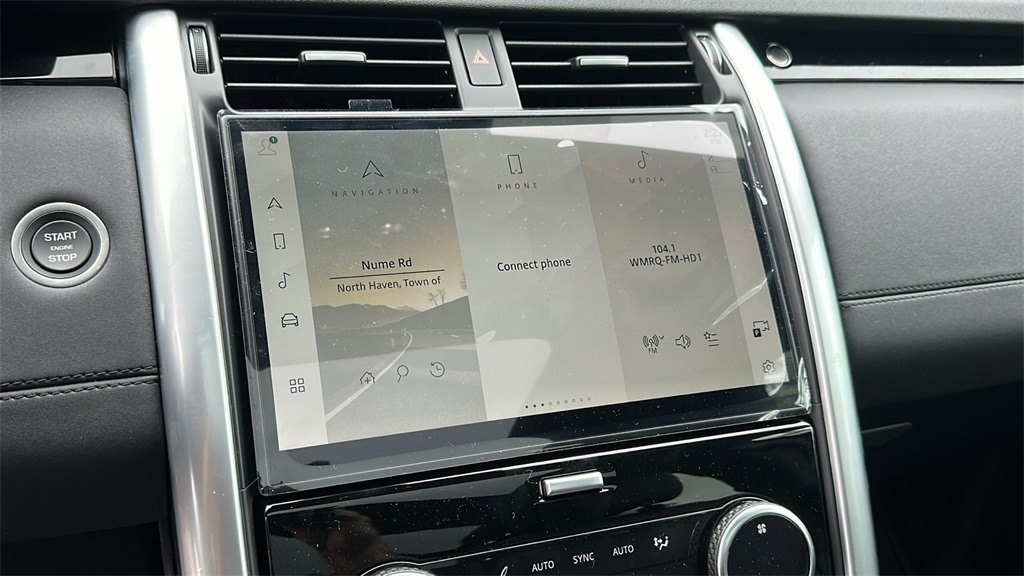 new 2025 Land Rover Discovery car, priced at $64,665