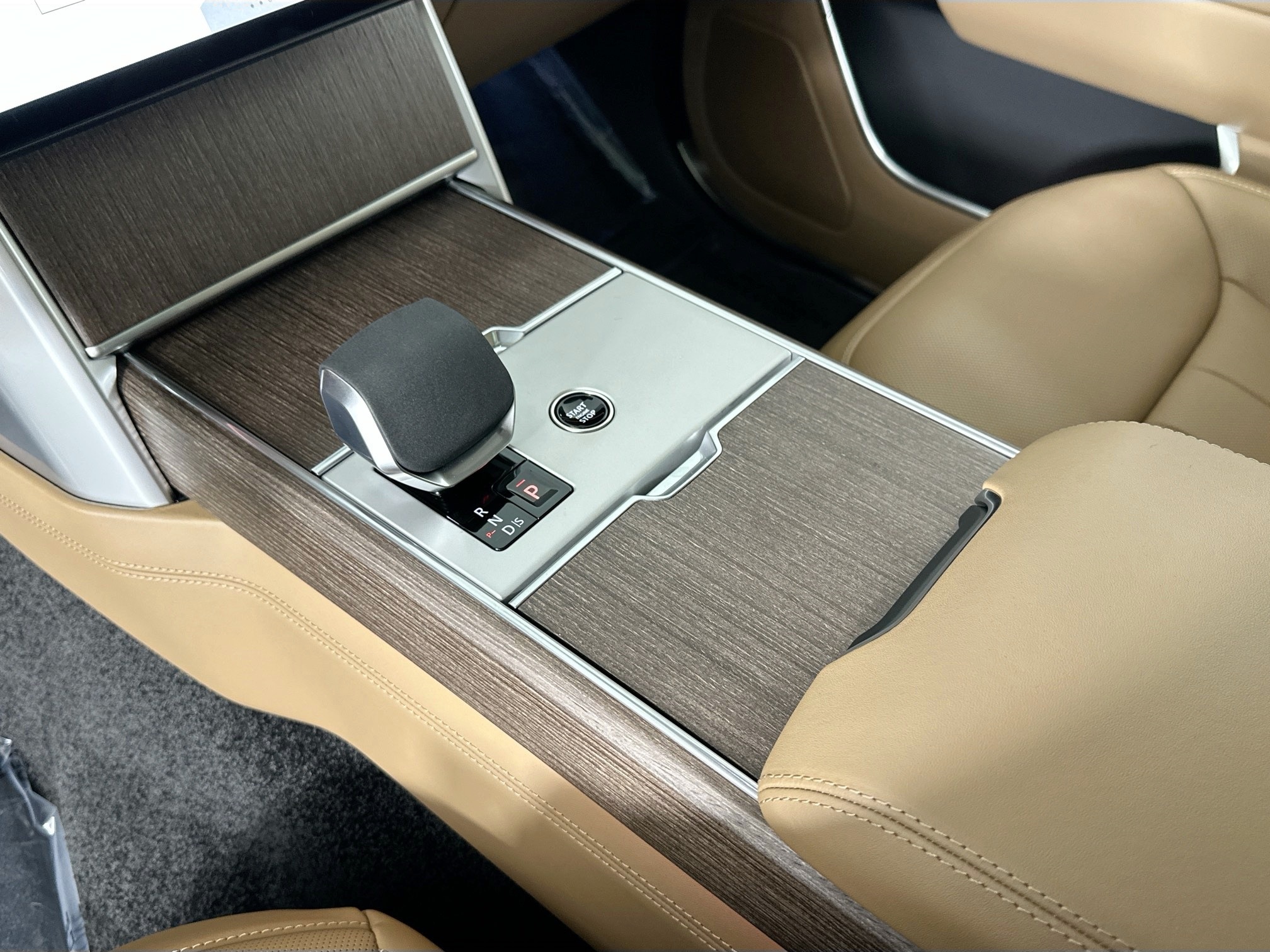 new 2025 Land Rover Range Rover car, priced at $132,780