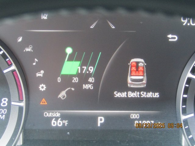 used 2022 Toyota Highlander car, priced at $31,999