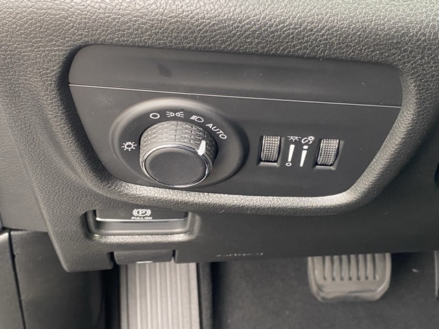 new 2025 Jeep Grand Cherokee L car, priced at $42,049