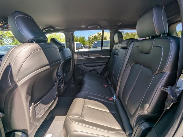 new 2025 Jeep Grand Cherokee car, priced at $40,220