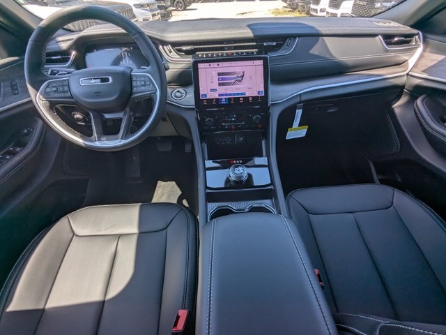 new 2025 Jeep Grand Cherokee car, priced at $40,220
