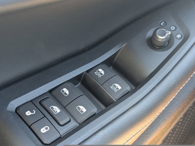new 2025 Jeep Grand Cherokee car, priced at $40,220