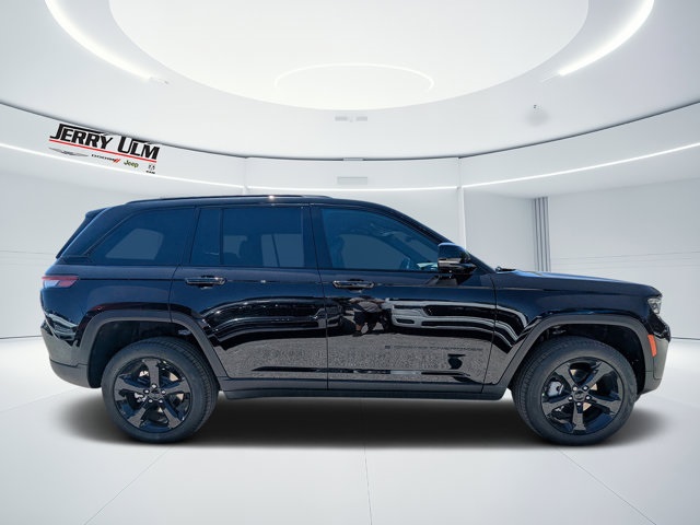 new 2025 Jeep Grand Cherokee car, priced at $40,220