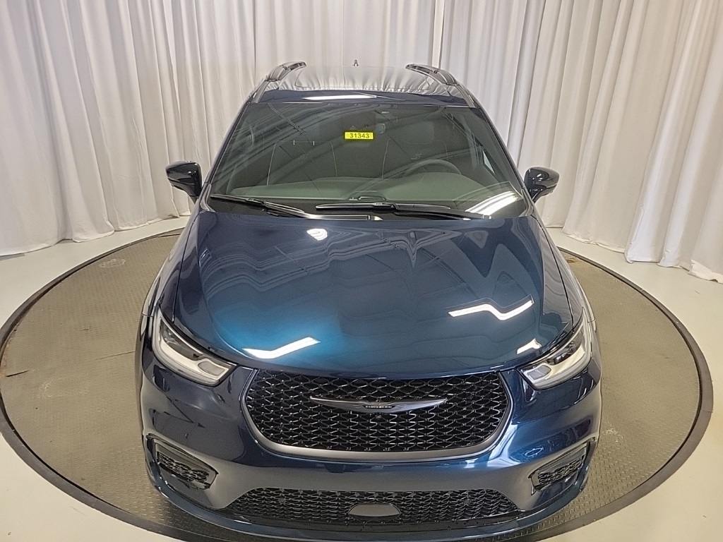 new 2025 Chrysler Pacifica Hybrid car, priced at $45,888
