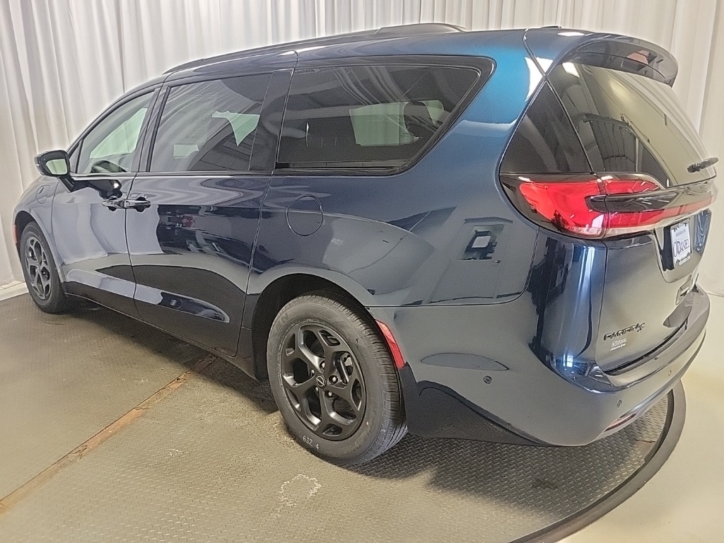 new 2025 Chrysler Pacifica Hybrid car, priced at $45,888