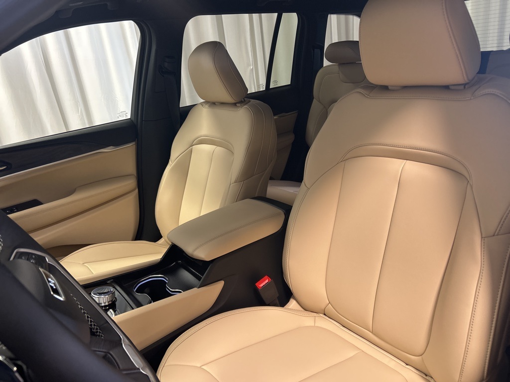 new 2025 Jeep Grand Cherokee car, priced at $51,480