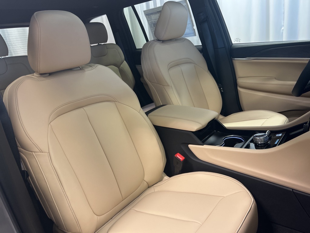 new 2025 Jeep Grand Cherokee car, priced at $51,480
