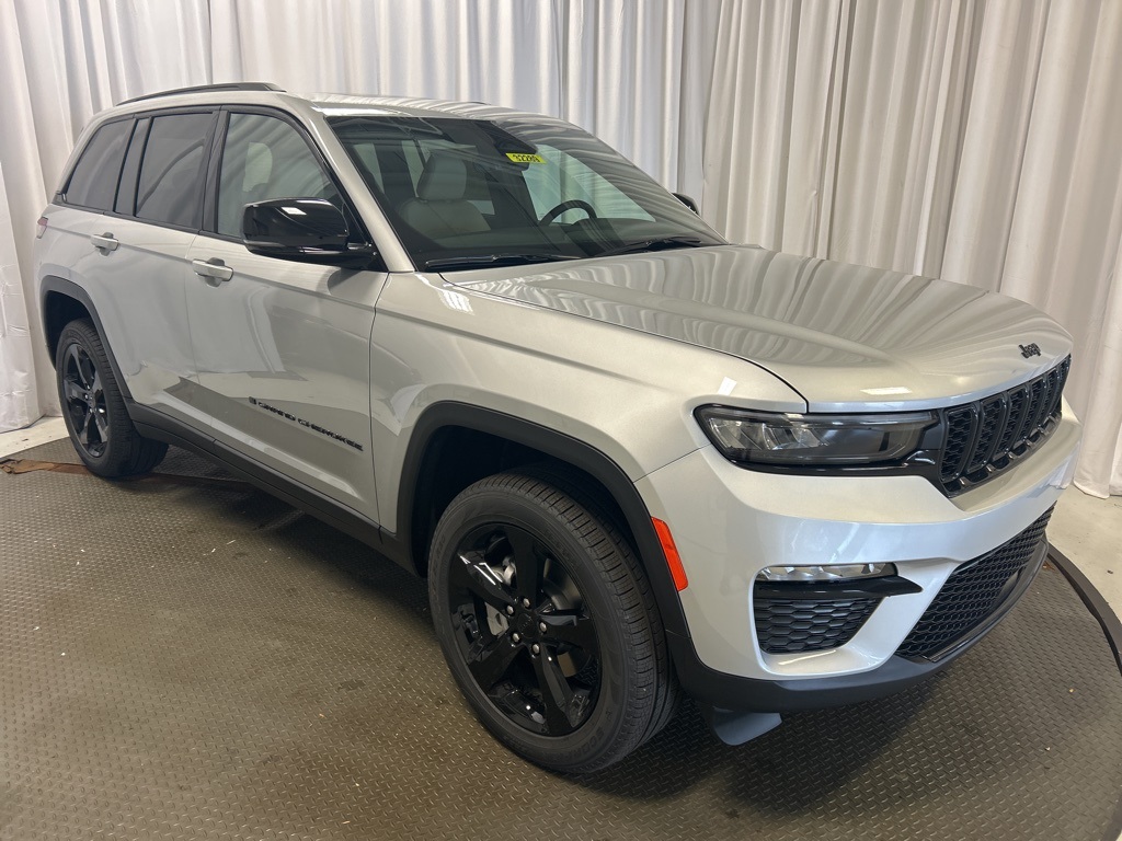 new 2025 Jeep Grand Cherokee car, priced at $51,480