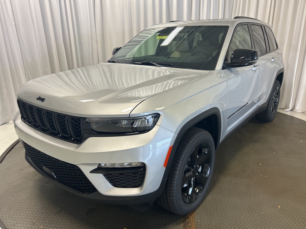 new 2025 Jeep Grand Cherokee car, priced at $51,480