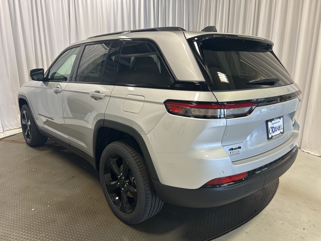 new 2025 Jeep Grand Cherokee car, priced at $51,480