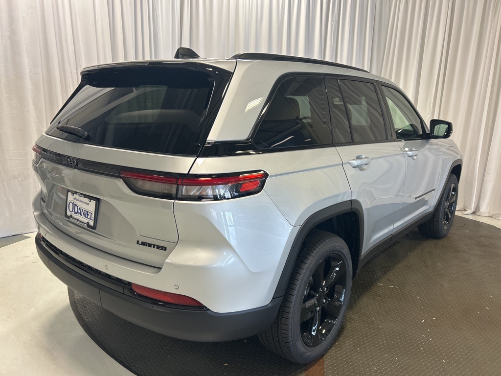new 2025 Jeep Grand Cherokee car, priced at $51,480