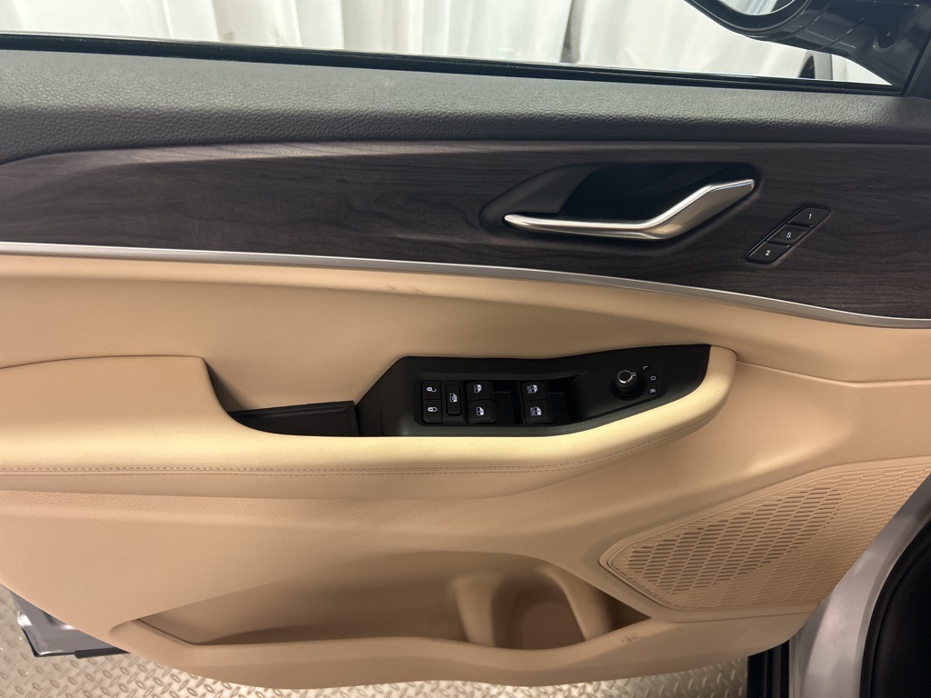 new 2025 Jeep Grand Cherokee car, priced at $51,480